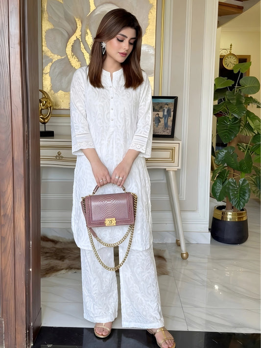 Elegant White Embroidered Kurta Pant Set