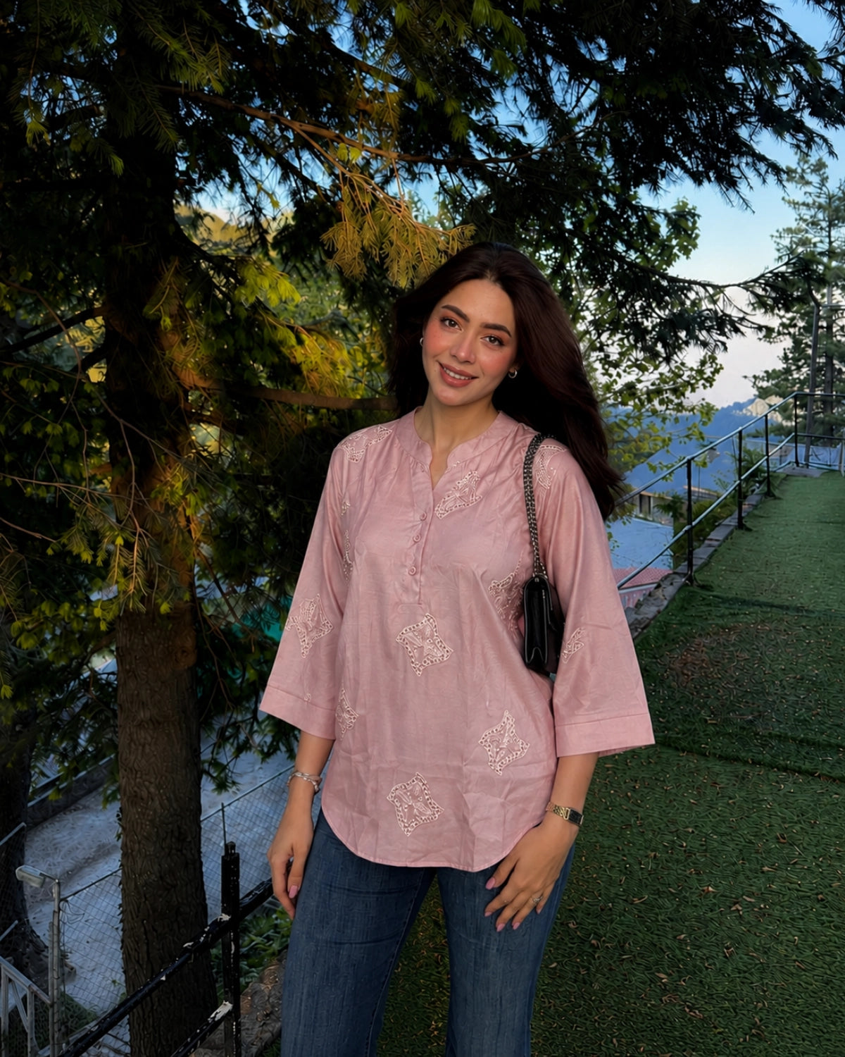 Thread Work Imported Kurti with Mandarin Neck Collar for Vacation Wear