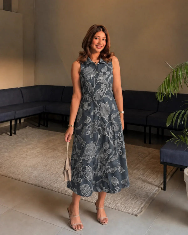 Sleeveless Collared Flared Rayon Midi Dress for Vacation Wear — image 4