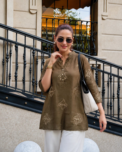 Thread Work Imported Kurti with Mandarin Neck Collar for Vacation Wear