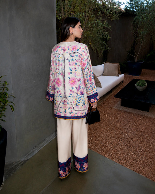 Ivory Floral Crepe Co-ord Set with Border Print for Vacation Wear — image 3