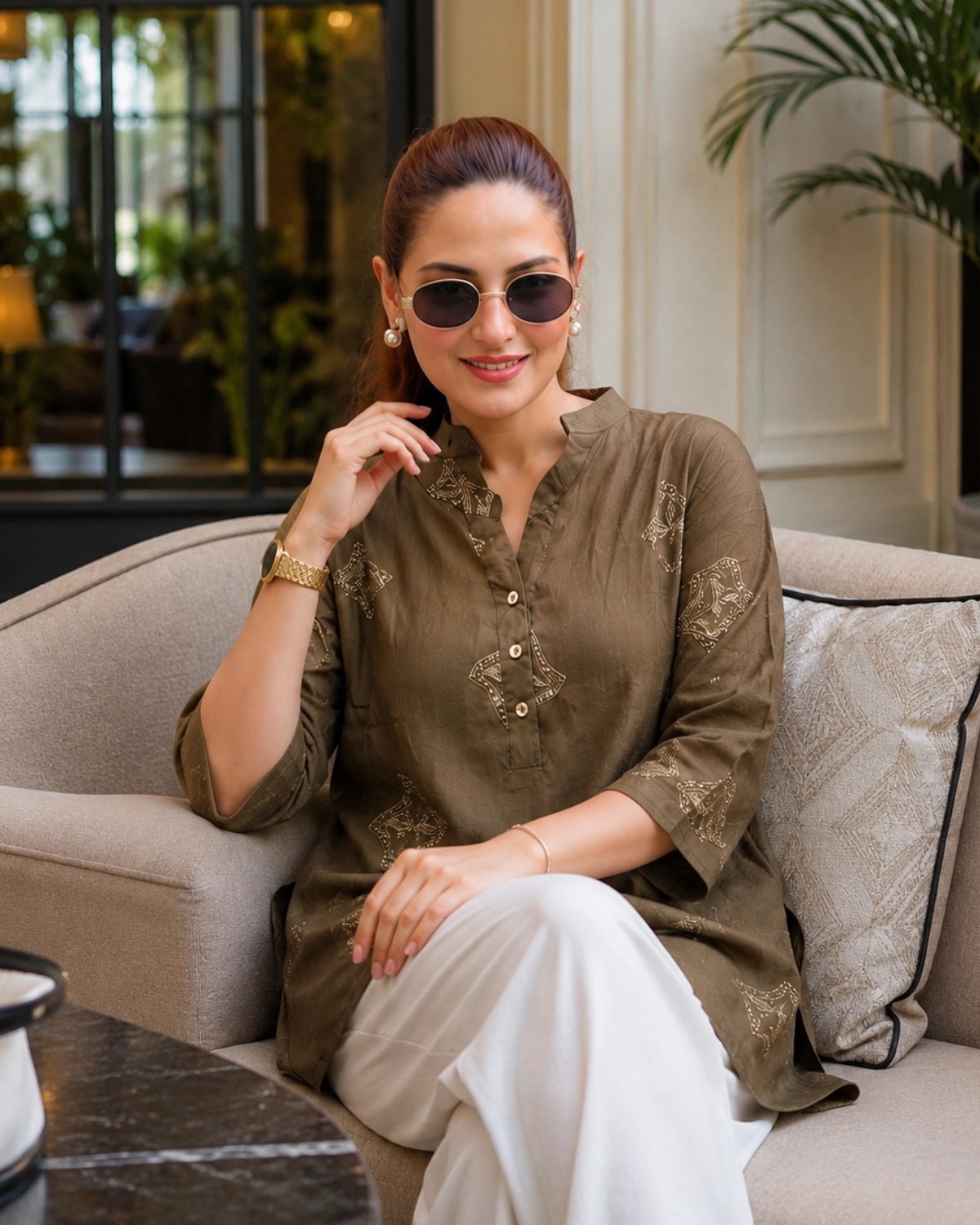 Thread Work Imported Kurti with Mandarin Neck Collar for Vacation Wear