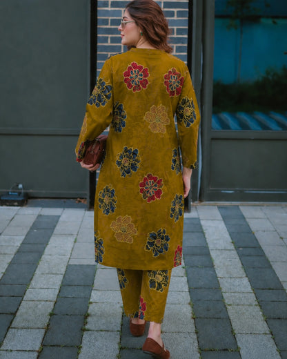 Floral Print Rayon Kurta Pant Set with Round Neck for Daily Wear