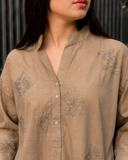 Thread Work Imported Kurti with Mandarin Neck Collar for Vacation Wear