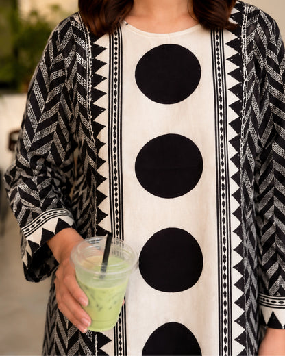 Monochrome Geometric Print Rayon Long Kurta for Office Wear