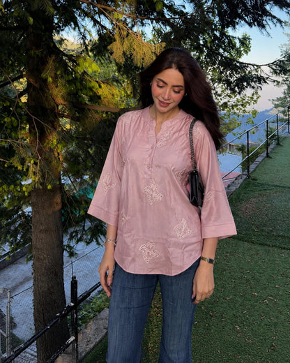 Thread Work Imported Kurti with Mandarin Neck Collar for Vacation Wear
