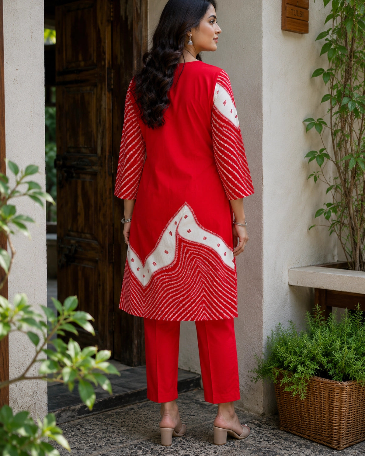 Red Bandhani Border Rayon Kurta Pant Set with Embroidery