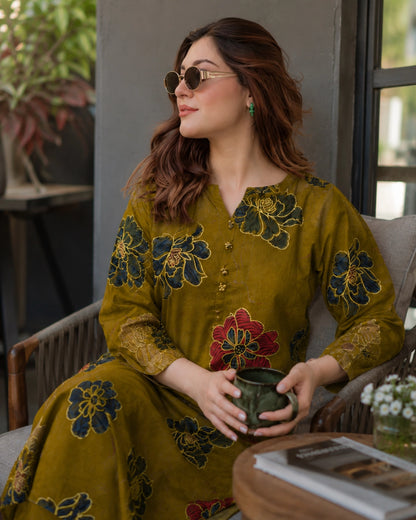 Floral Print Rayon Kurta Pant Set with Round Neck for Daily Wear